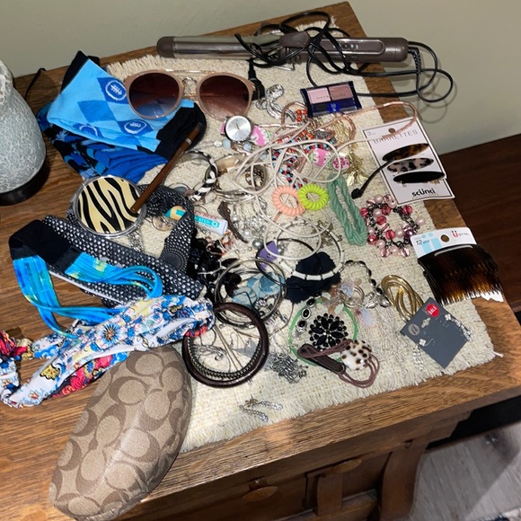 Accessories - Miscellaneous girly accessory lot jewelry, makeup hair accessories, socks etc